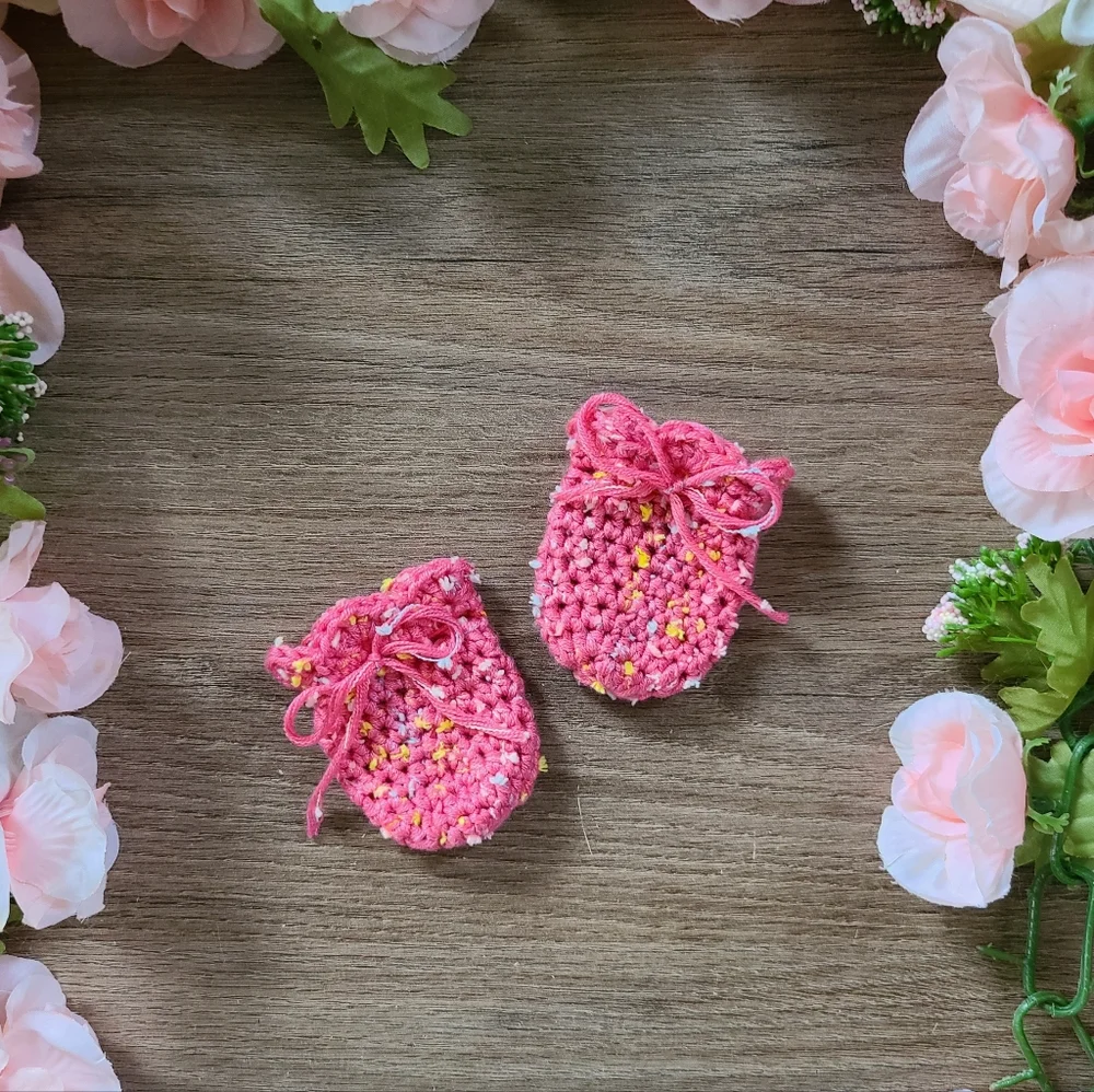 Baby Scratch Mittens, Newborn Mittens, Baby gloves, crochet baby accessories